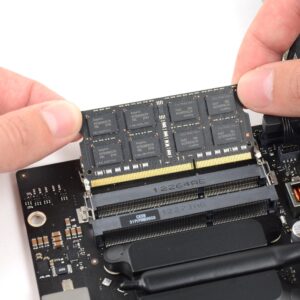 iMac RAM memory module replacement